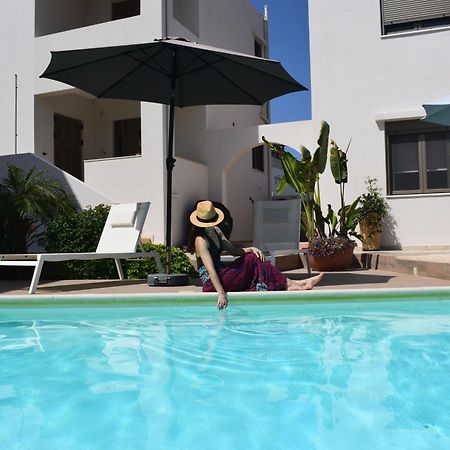 Four Seasons Homes スタロス エクステリア 写真