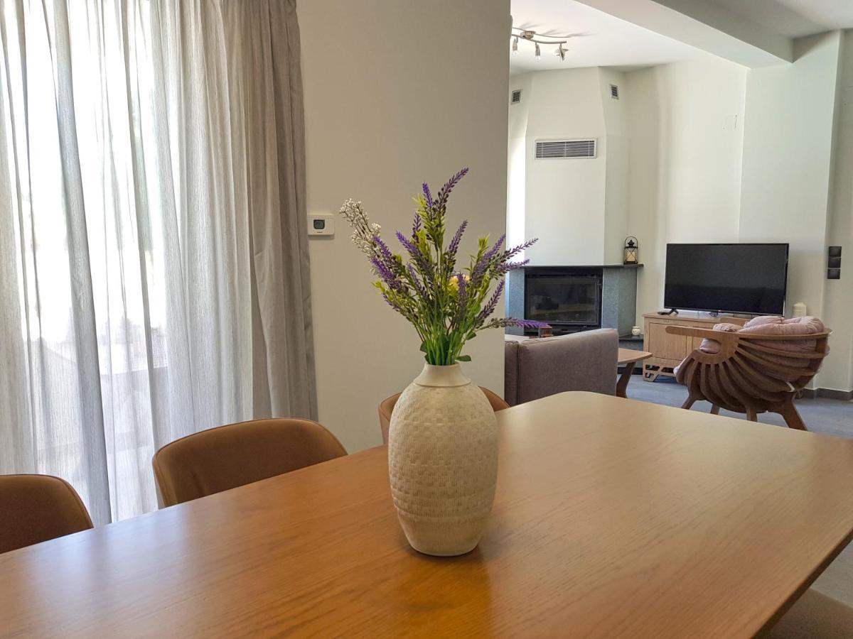 Four Seasons Homes スタロス エクステリア 写真