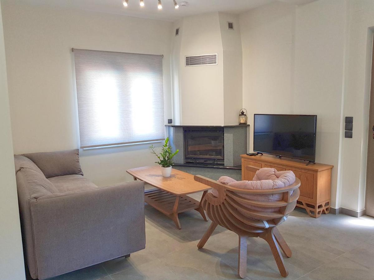 Four Seasons Homes スタロス エクステリア 写真