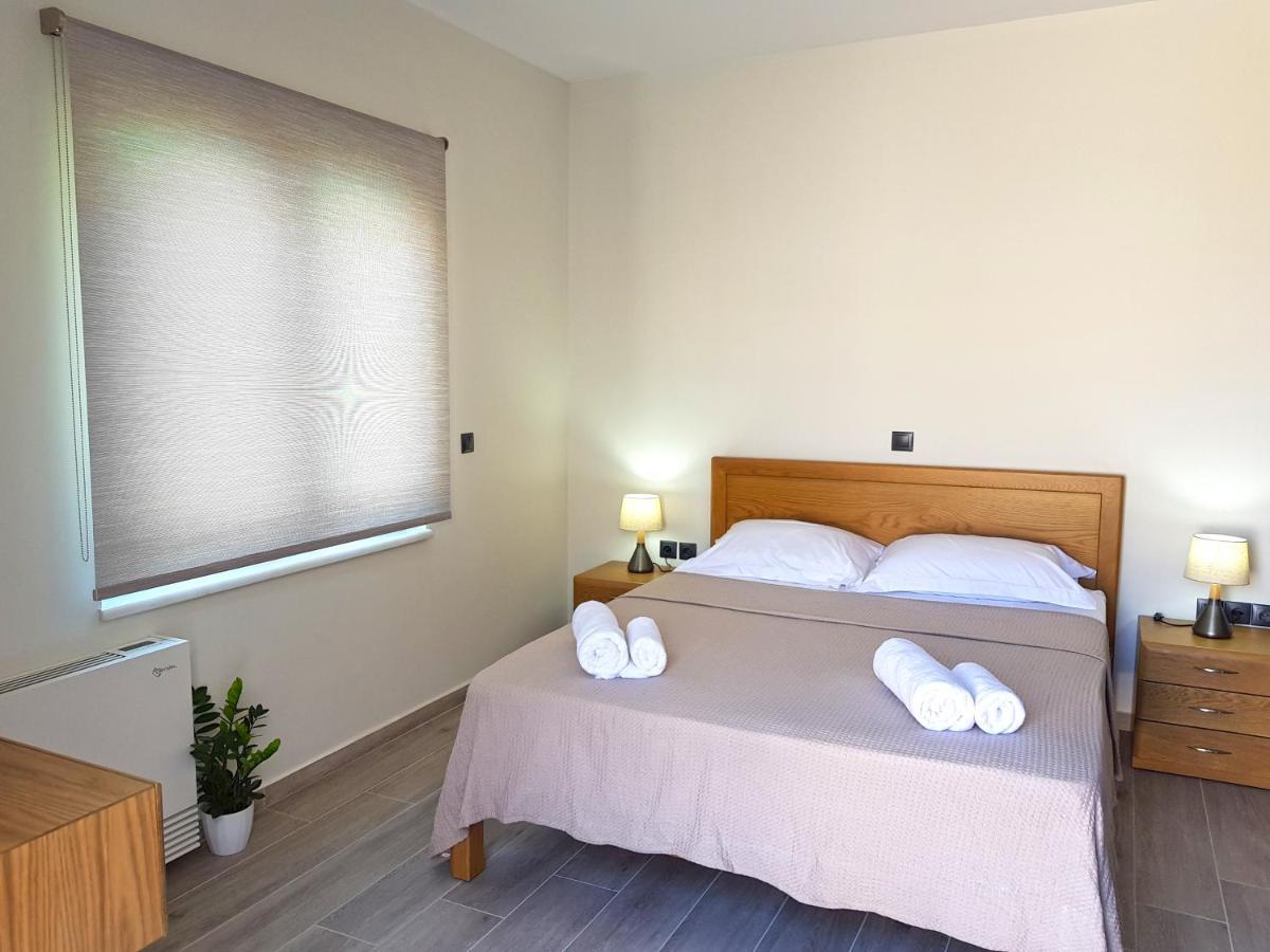Four Seasons Homes スタロス エクステリア 写真