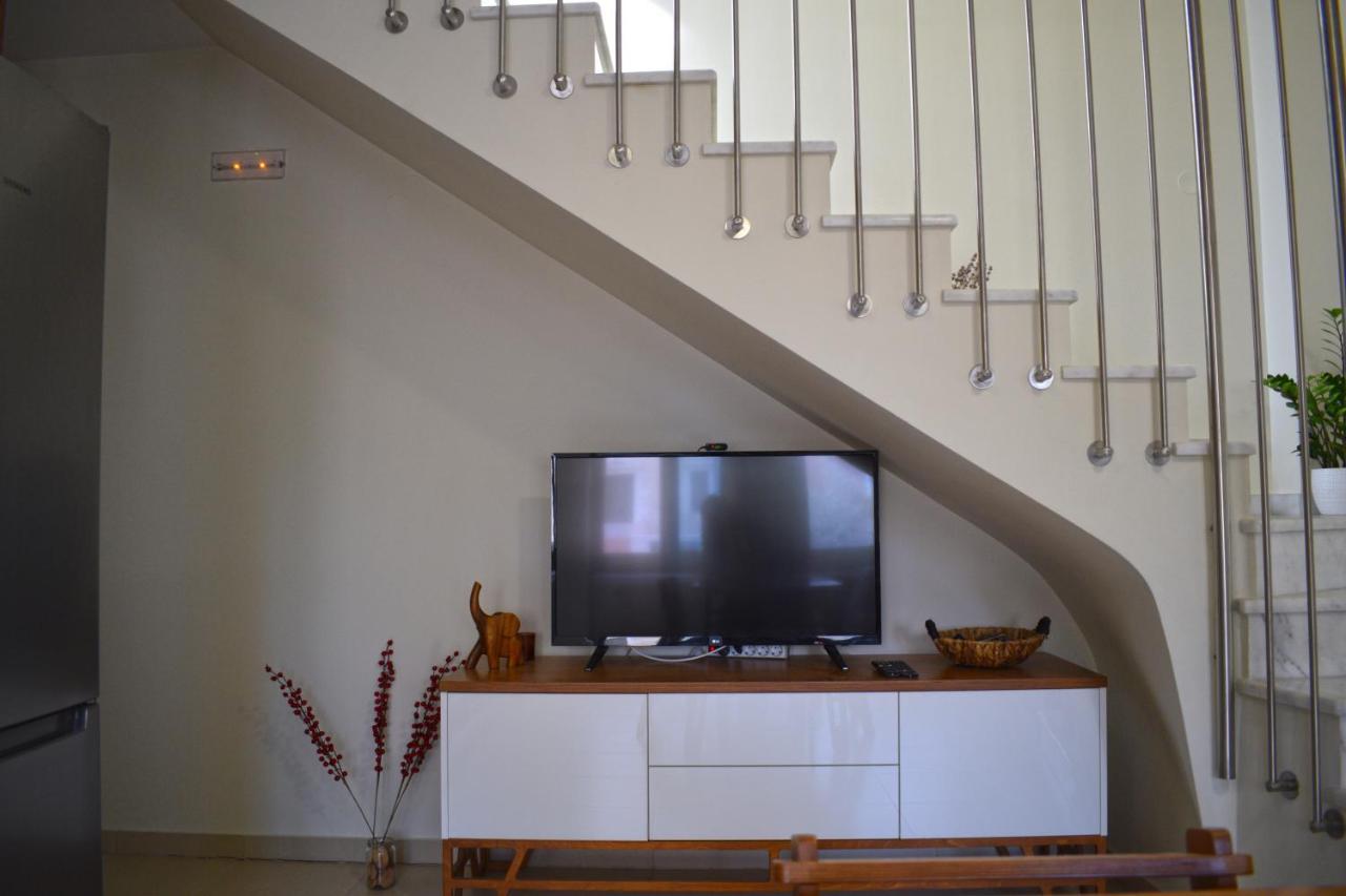 Four Seasons Homes スタロス エクステリア 写真